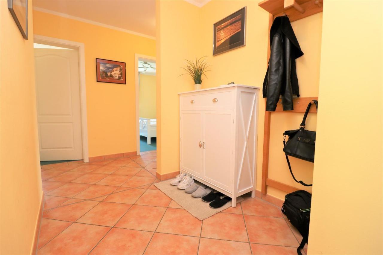 Achtern Hafen App 01 Apartment Wustrow  Bagian luar foto